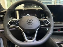 Volkswagen Tiguan L Pro R-Line Premium — фото 10