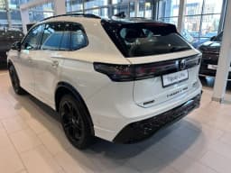 Volkswagen Tiguan L Pro R-Line Premium — фото 3