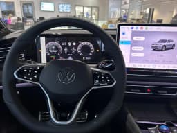 Volkswagen Tiguan L Pro R-Line Premium — фото 10