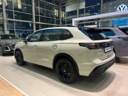 Volkswagen Tiguan L Pro R-Line Premium — фото 2