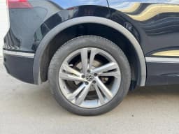 Volkswagen Tiguan — фото 14